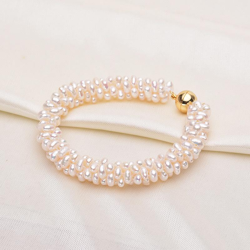 Autumn and Winter New Sweater Chain Magnet Niche Everything Hand Woven Natural Freshwater Pearl Necklace Female
