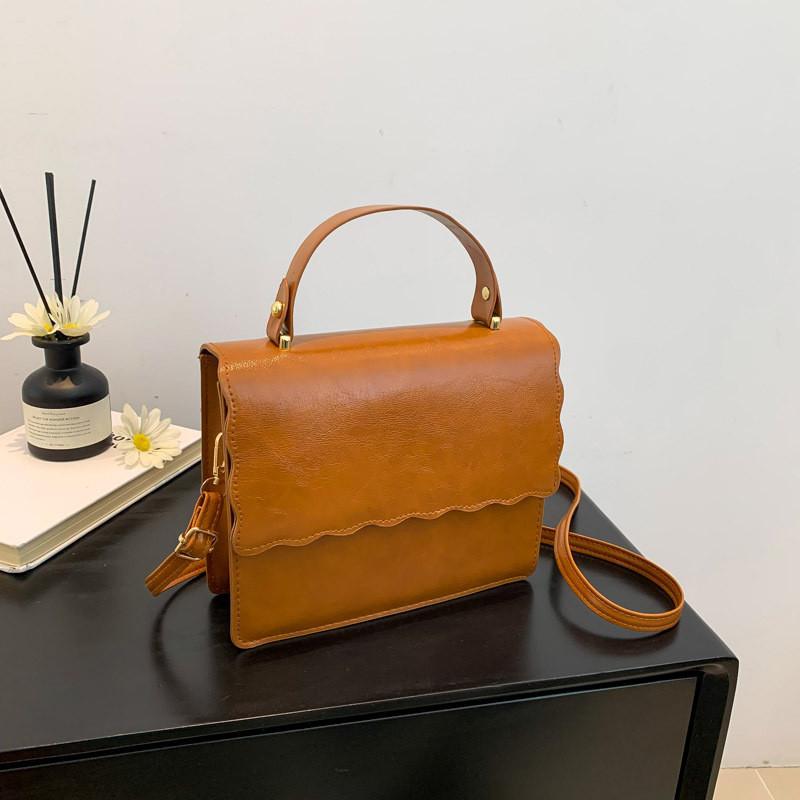 

Retro Chic Simple Pu Tote Bag 2024 Spring New Fashionable Small Square Bag коричневий