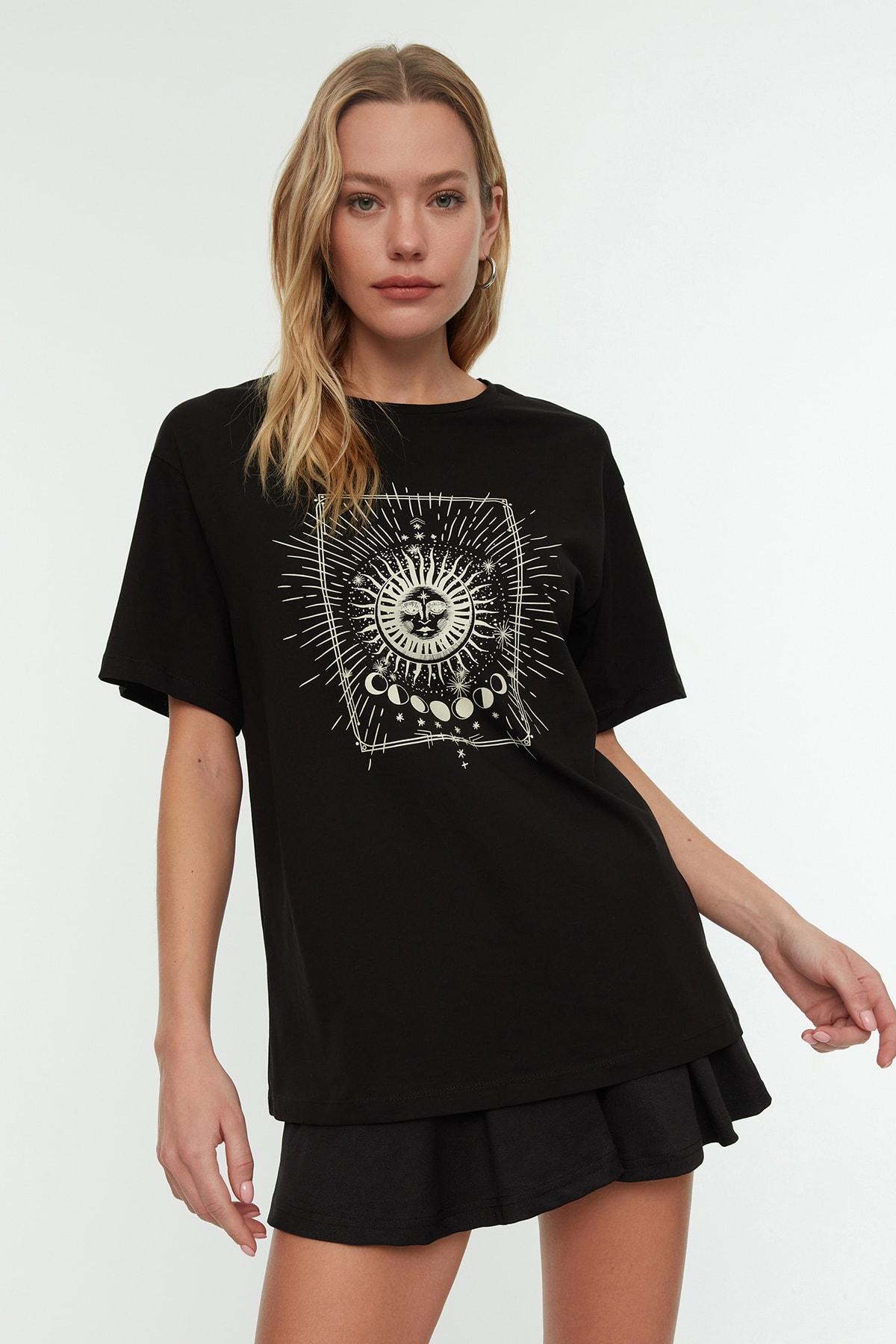 

Футболка - Черный - Бойфренд