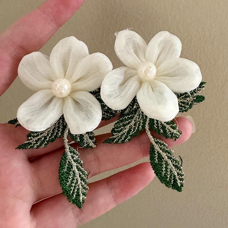 Mori Fresh Tulle Daisy Tassel Earrings With Green Leaves Chic Unique Niche New Summer Personalized Women Pierced Jewelry