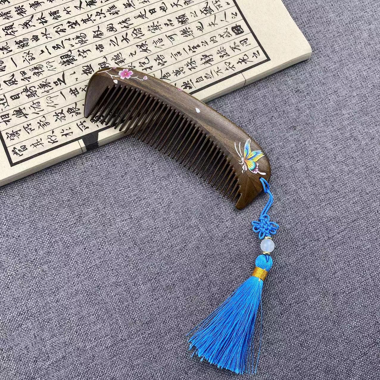 

Гребень из лакированного дерева Чэнь Гуй Бао: Идеальный подарок на день рождения или праздник для мамы для ухода за волосами