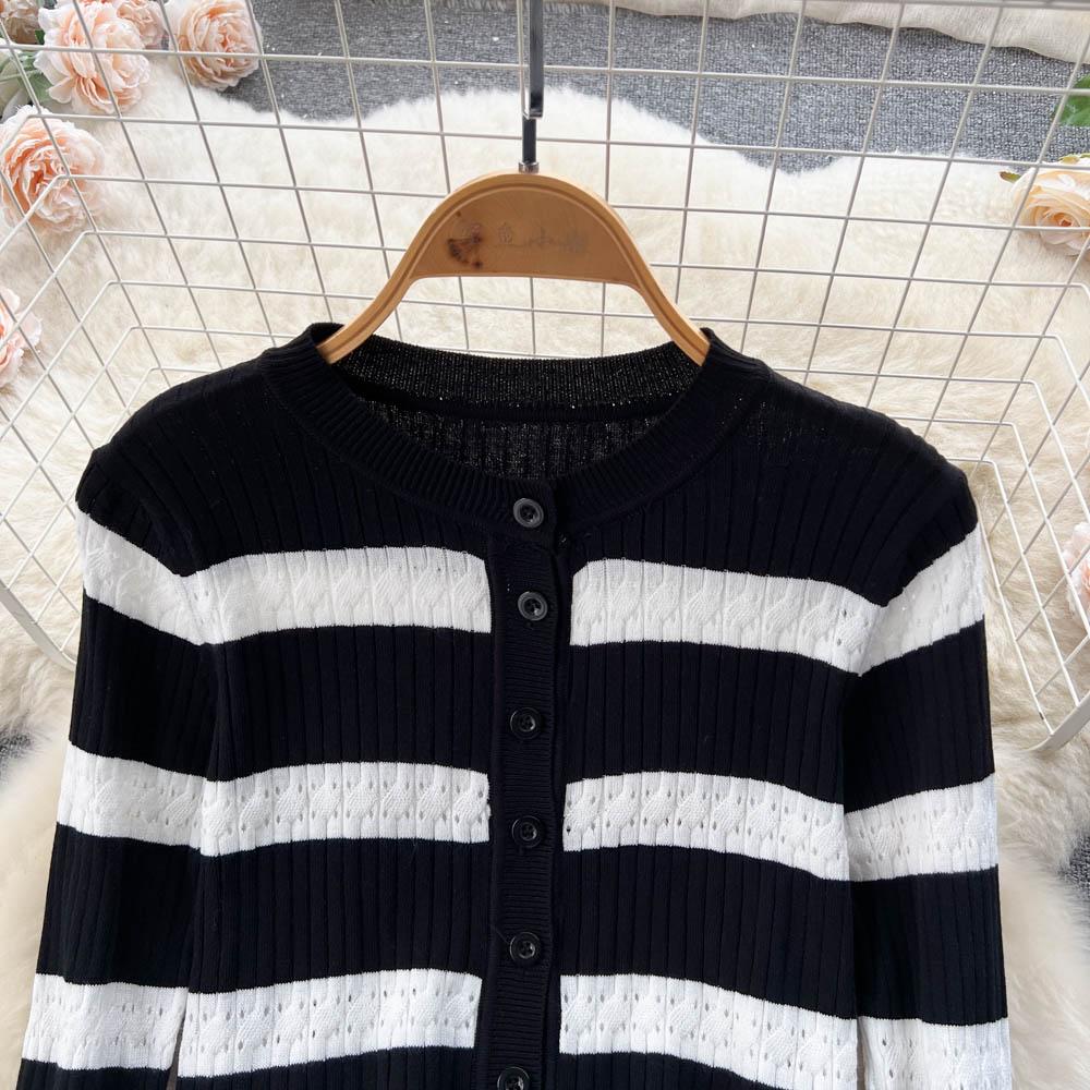 Autumn And Winter Korean Version Of The Collision Color Stripes Hollow Knitted Cardigan Plus Half-Body Skirt Two-Piece Set