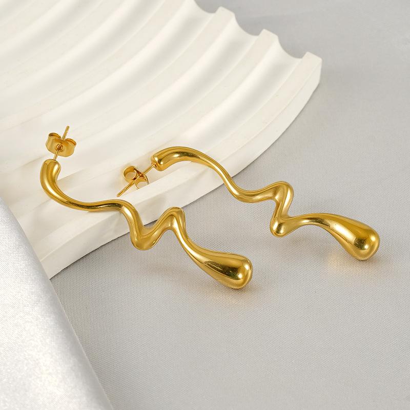 Lines twisted metal stud earrings temperament simple high sense trend women commuter party versatile earrings