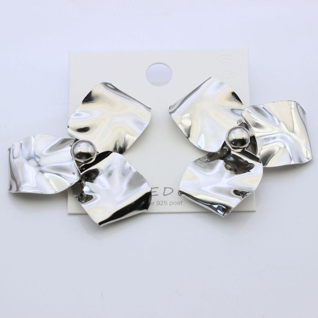 Blütenblatt-Textur Blumen S925 Silbernadel Hängeohrringe, Echtgoldplattiert, Übertriebenes Design, Grenzüberschreitender Luxus.