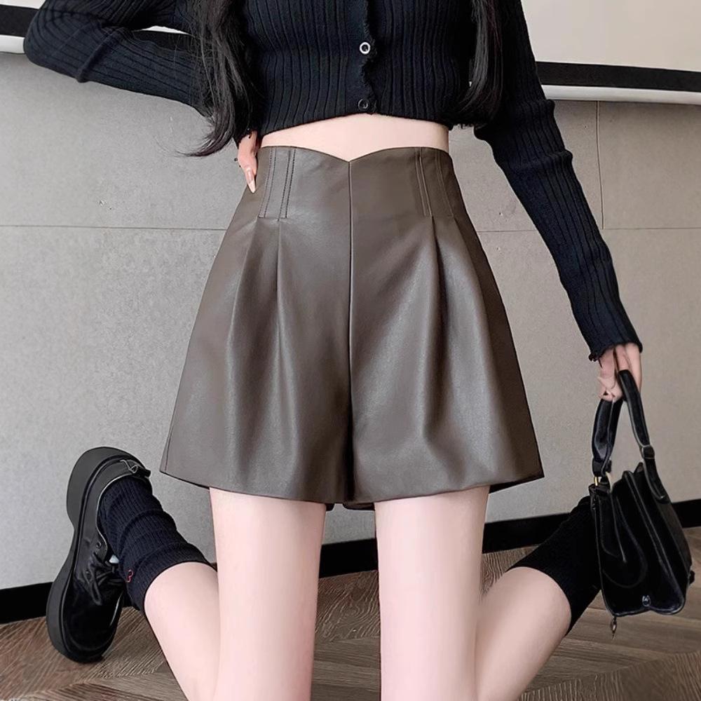 

Женские черные кожаные шорты А-силуэта с высокой посадкой: Осень/Зима 2024 Повседневные широкие брюки прямого кроя 4XL [159-170 lbs]