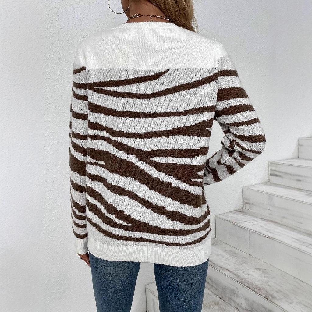 2025 Autumn/Winter Women's Zebra Print Color Block Sweater with Round Neck & Shoulder Buttons