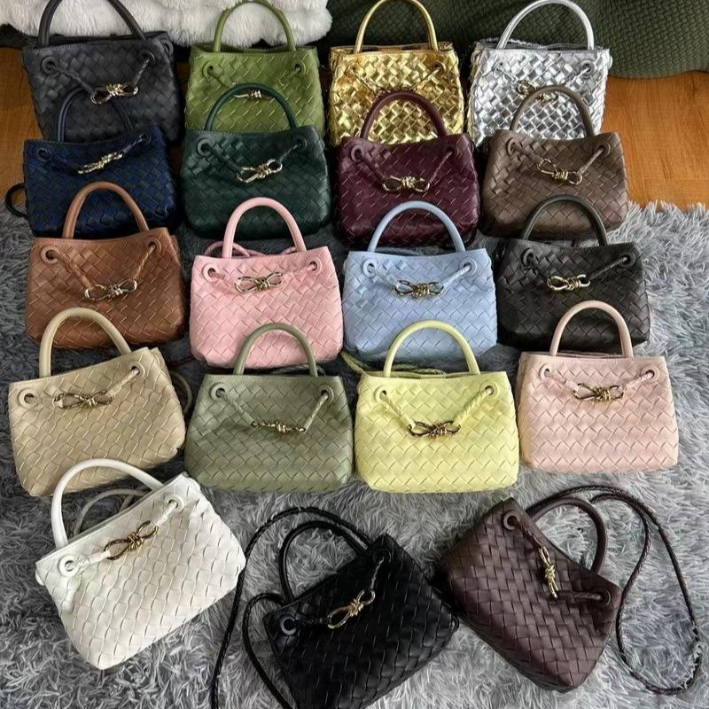 2026 New Leather Women's Bag Fashion Trendy Crocodile Pattern Stone Pattern Woven Butterfly Buckle Commuter Tote Small Bag Cross-border