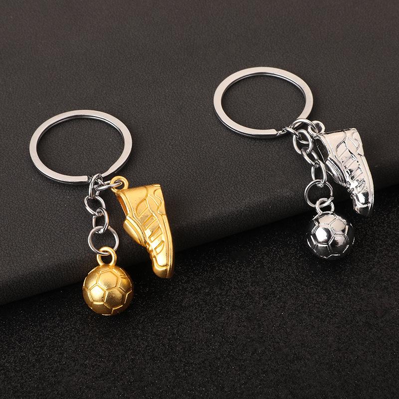Porte-clés Chaussure de Match de Football, Pendentif Chaussure Style Sportif Souvenir Porte-clés Botte d'Or Ornement Cadeau