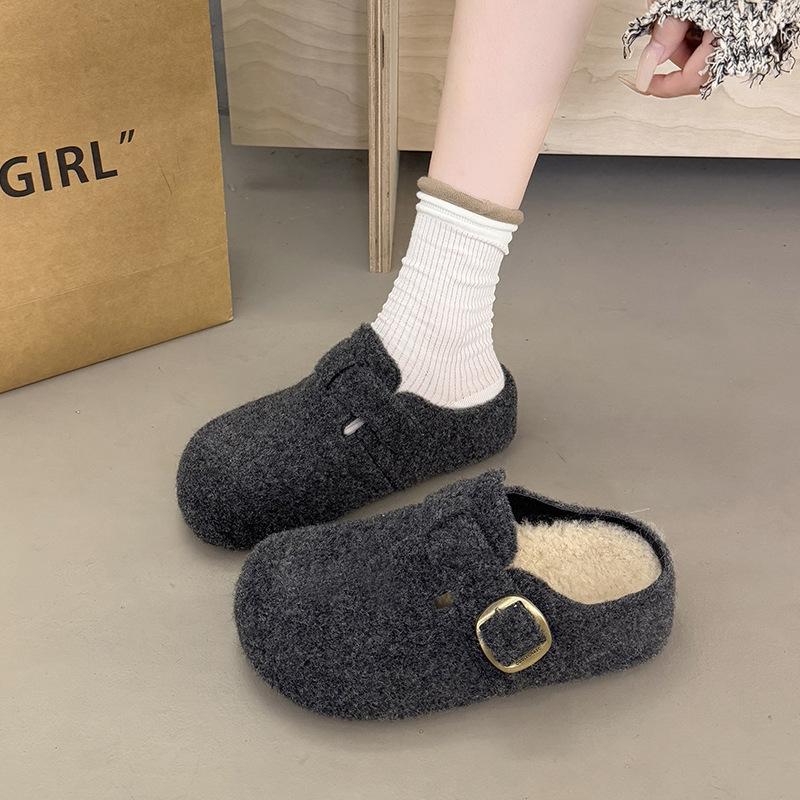 The woolen bag head woman wears a new thick bottom to increase the height, and the lazy person pedals half slippers with one foot.