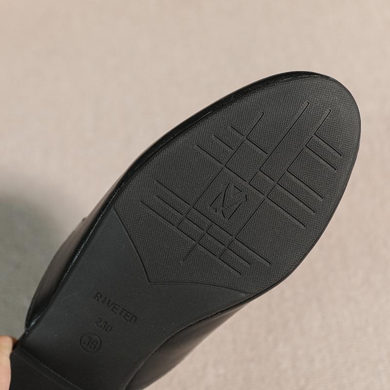 Fashion 2024 Spring and Summer Women’s Outer Wear Slippers Flat Shoes Women's Casual Mules Stylish Metal Decoration Large Size 41-44