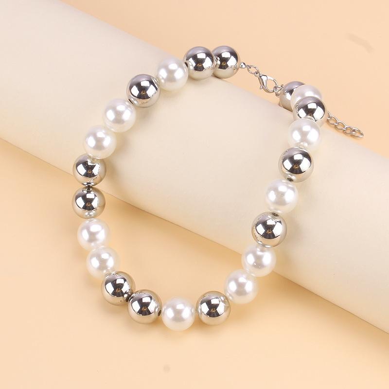 Wind retro color matching pearl ball necklace, exaggerated niche design collarbone chain versatile necklace necklace jewelry women