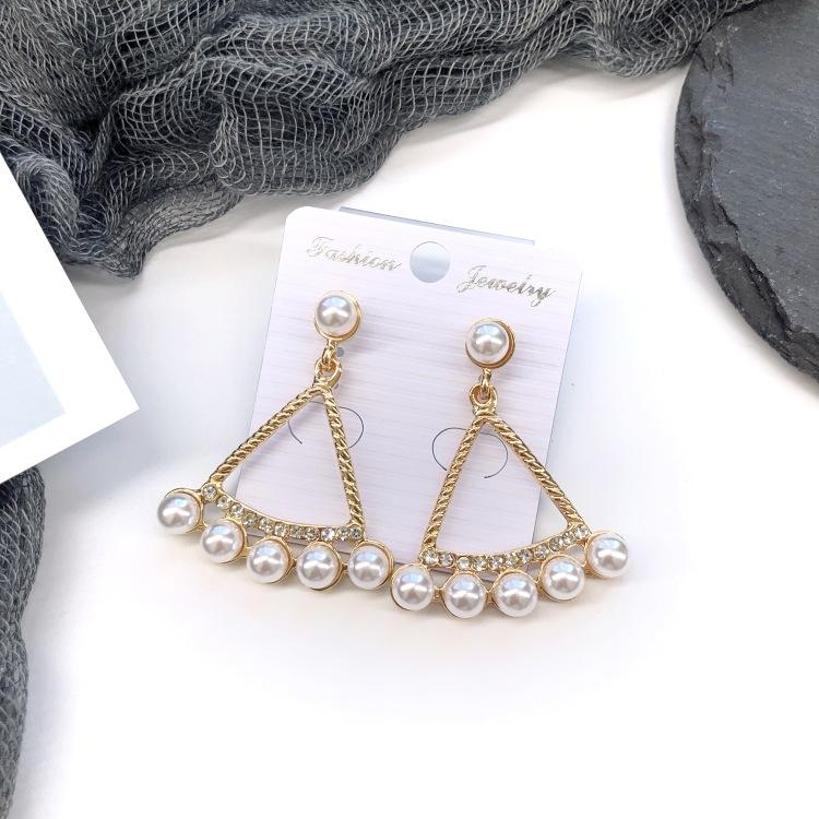 Retro stil personlighet överdrivna metallnitar örhängen enkla geometriska barockstil hoppande örhängen mode öron smycken