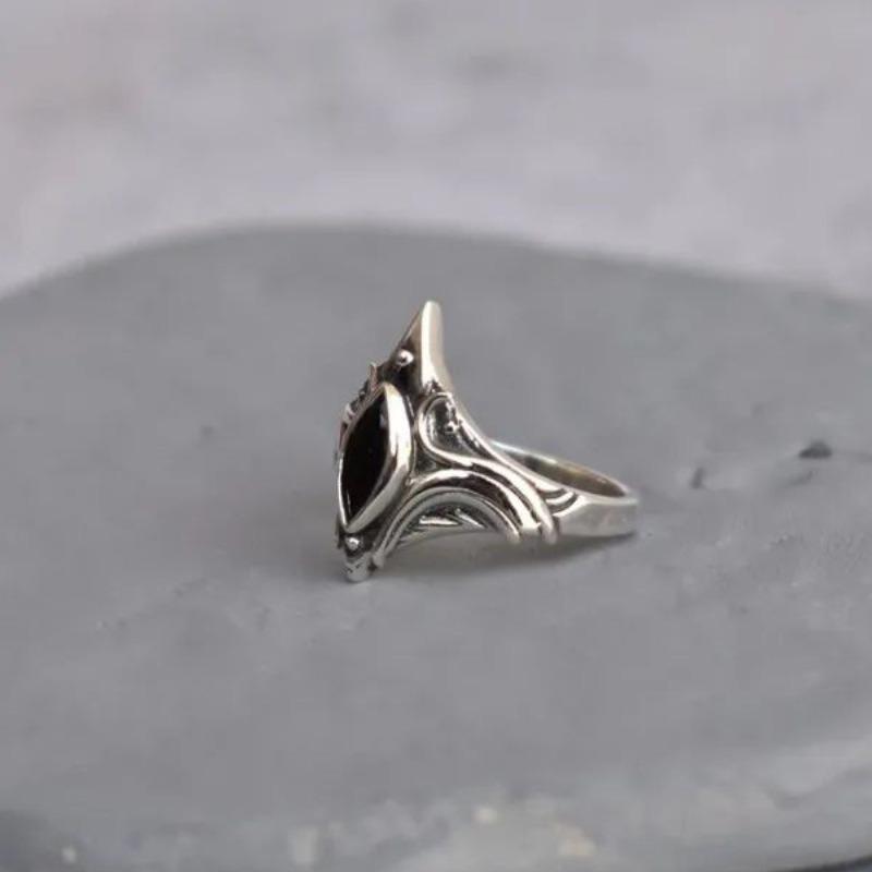 Imitation Black Gemstone Carved Ring, Retro Style Vintage Fashion Personality Trend Niche Design Finger Ring Bracelet