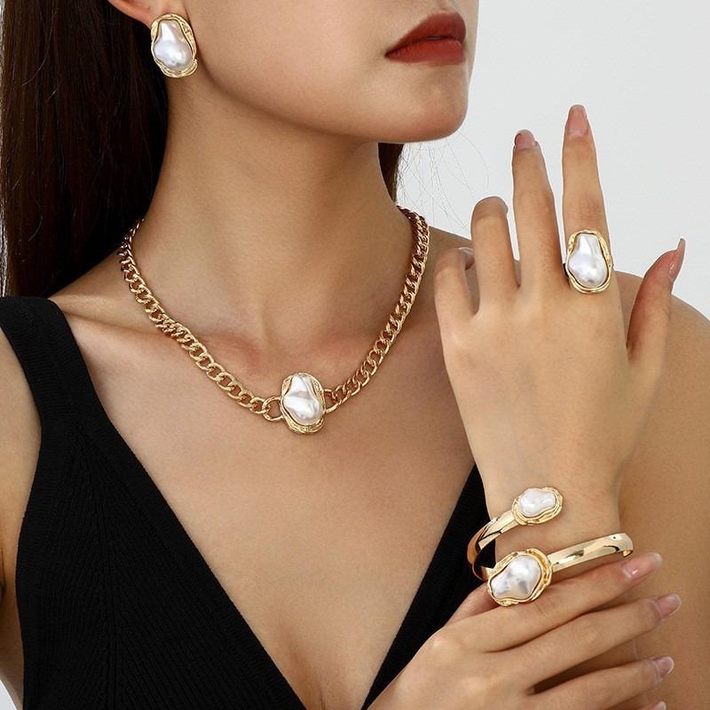 Trend Special-shaped Pearl Set, Retro Luxury Fashion Temperament Necklace, Stud Earrings, Ring Set.