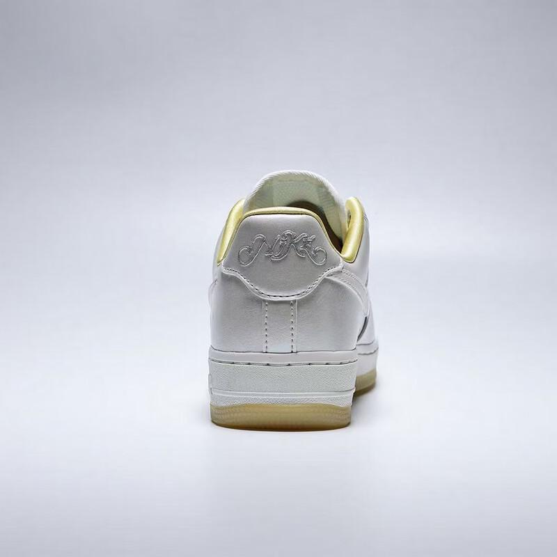 Nike WMNS Air Force 1 '07 REC Casual Shoes