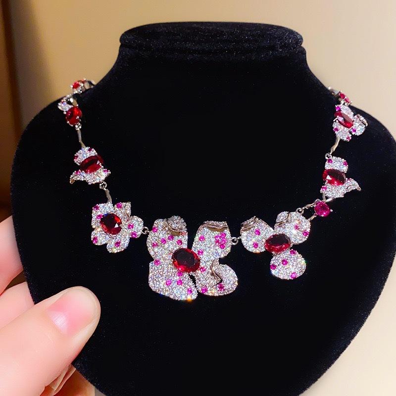 French Court Style Needle Diamond Earrings Necklace Retro Exaggerated Stud Earrings Design Sense Earrings Jewelry Set