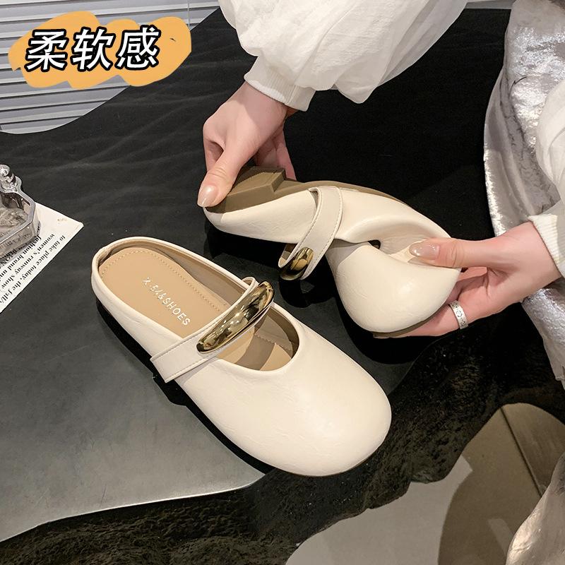 Mary Jane bag head half slippers women's summer wear 2025 new flat bottom fashion half tray French style with skirt cool slippers