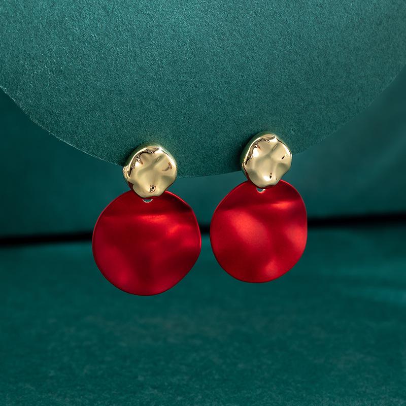 

2024 Высококачественные серебряные серьги-гвоздики с оленями: Уникальная роскошь для осени/зимы