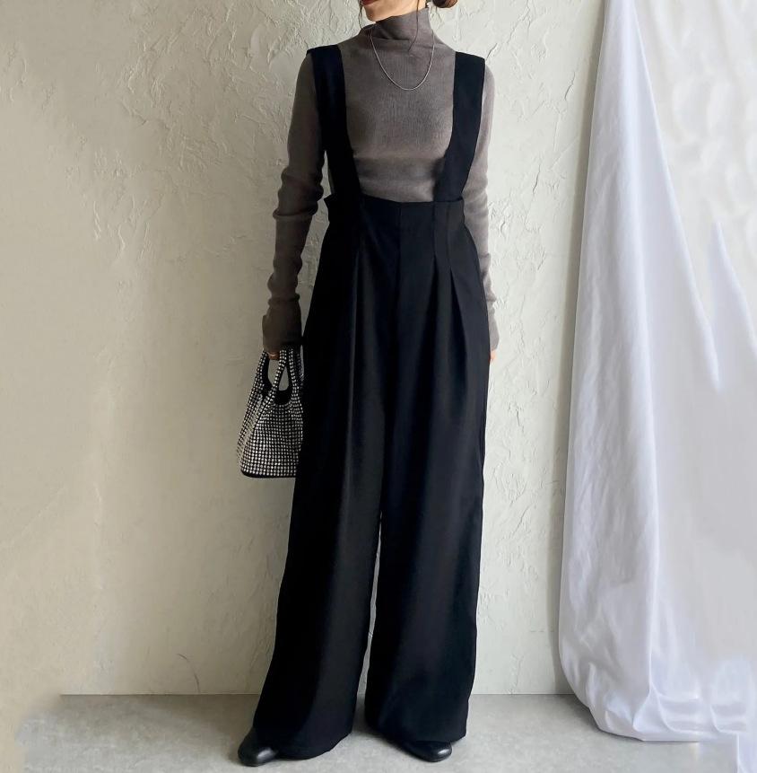 

26-Year Versatile Pleated Sleeveless Little Black Dress with Strappy Details and Slimming Fit Large чёрный