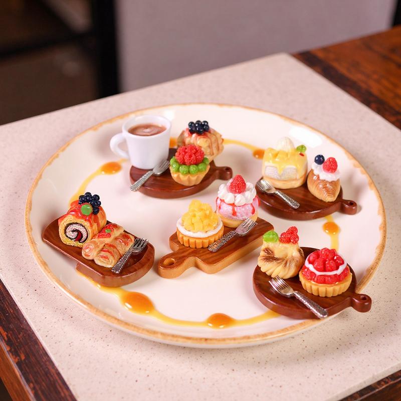 2Pcs/Set Dollhouse Mini Cake Dessert Model Dollhouse Mini Kitchen Decoration Dolls House Accessories Pretend Play Toys