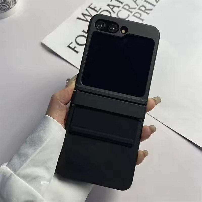 

Роскошный силиконовый эластичный ремешок с шарнирным креплением противоударный чехол для телефона Samsung Z Flip 6 5 4 3 ZFlip 6 ZFlip 5 складной жесткий чехол из ПК Samsung Z Flip 6 чёрный