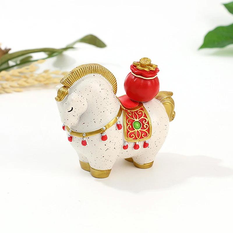 1Pc Gift Ornament Creativity Horse Ornament Souvenir Gift Resin Ornament Festival Gift Mascot Home Decor