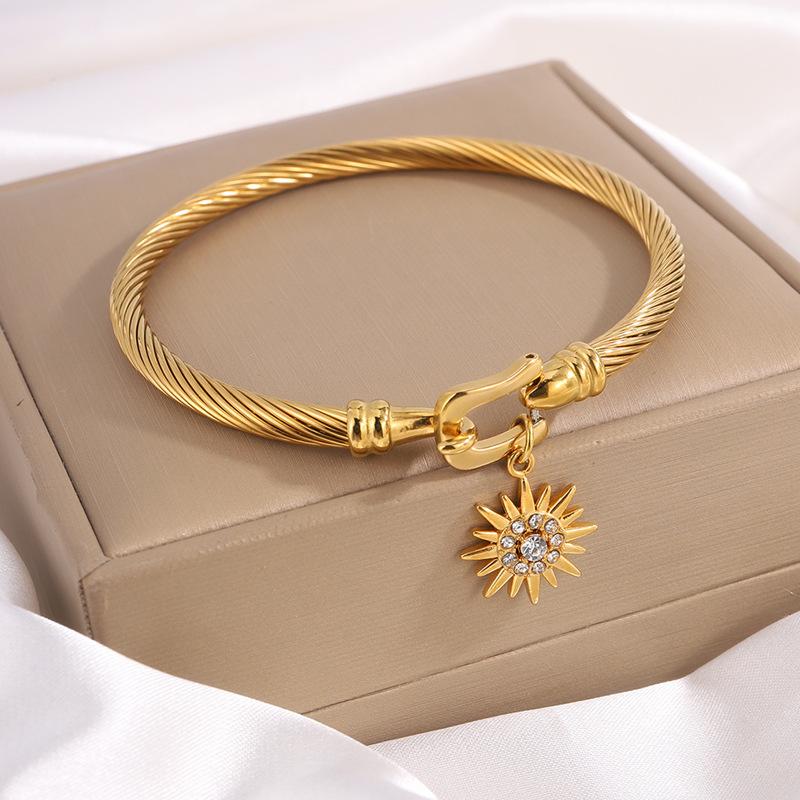 Colorful Love Horseshoe Pendant Girls Light Luxury High-end Bracelet