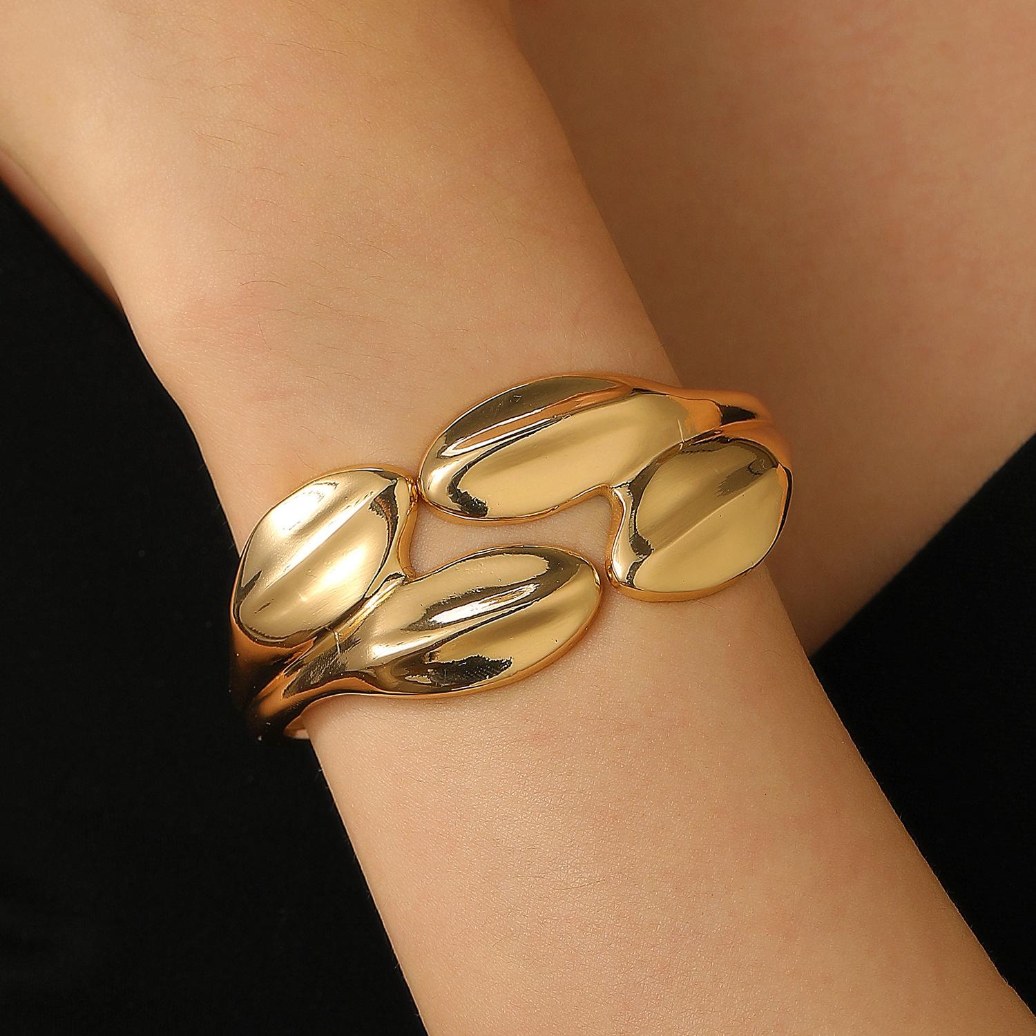 European American Punk Style Women s Personalized Comiya Gold Alloy Geometric Bezel Setting Wide-Faced Collar Fashion Bangles