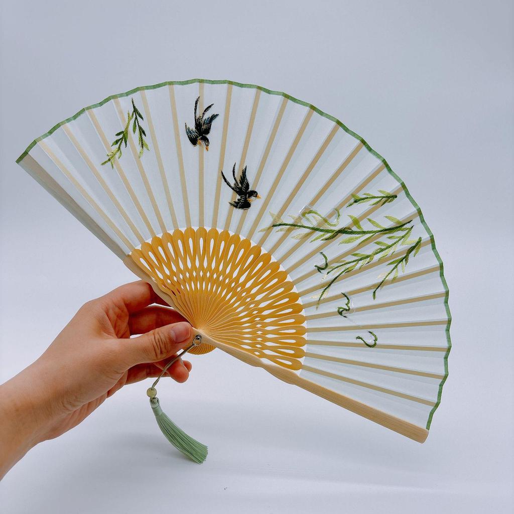 Hanfu Faltfächer im antiken Stil: Neuer chinesischer Design-Tanzfächer für Damen