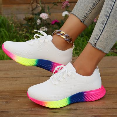 2025 printemps nouveau style européen et américain grande taille maille respirante chaussures simples pour femmes décontractées à semelles épaisses à lacets chaussures de sport tricotées pour femmes