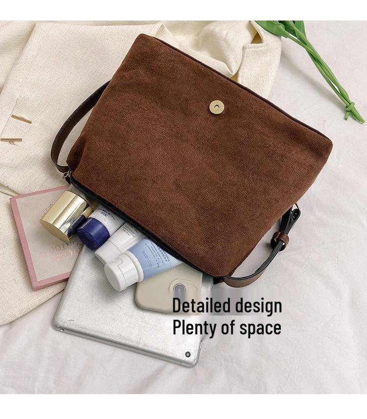 Winter Retro Mattierte Damenhandtasche: 2025 Vielseitige High-End-Mode Nische Schulter Umhänge Pendeltasche