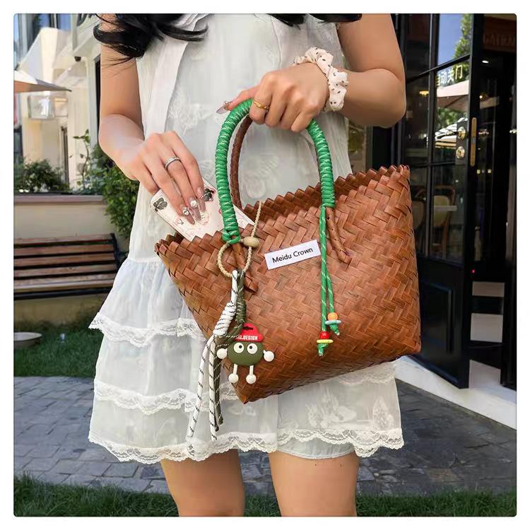 

Плетеная сумка ручной работы женская одноплечевая портативная корзина для овощей рабочая сумка для поездок на работу ланч-бокс и т.д. 23x13x23 single package зелёный