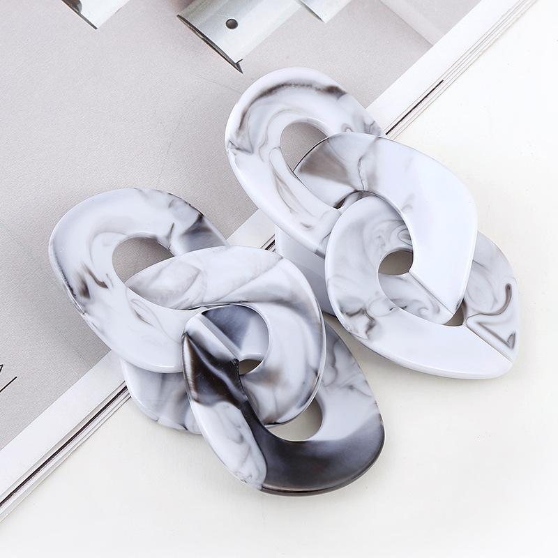 Europäischer und amerikanischer Stil, übertriebene Kettenohrringe mit konkav geformten, langen Acryl-Ohrhängern