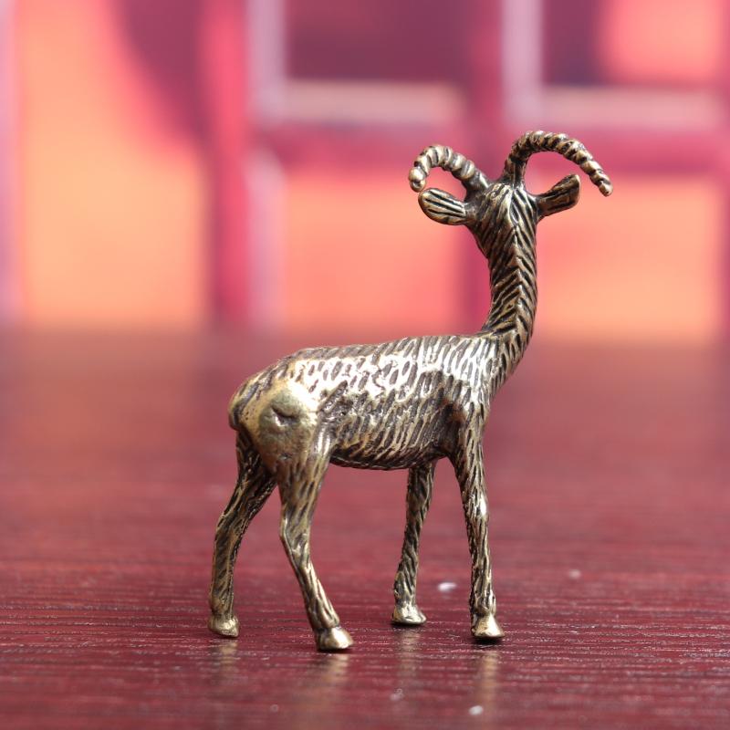 

1Pc Home Office Desktop Decoration Brass Retro Goat Metal Creative Handicraft Ornament Miniatures Tea Pet Figurines