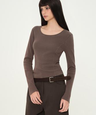 MUSINSA STANDARD WOMAN Pigment Ribbed Slim Scoop Neck Long Sleeve T-Shirt [Brown]