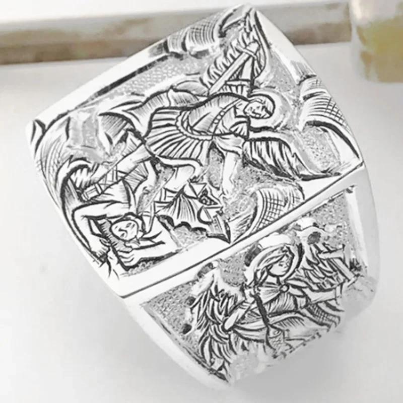 Anneaux Signets Sucrés Plaqués Or de Luxe avec Blason Gravé pour Hommes Femmes Hip Hop Fête de Danse Style Couronne Bijoux Cadeau