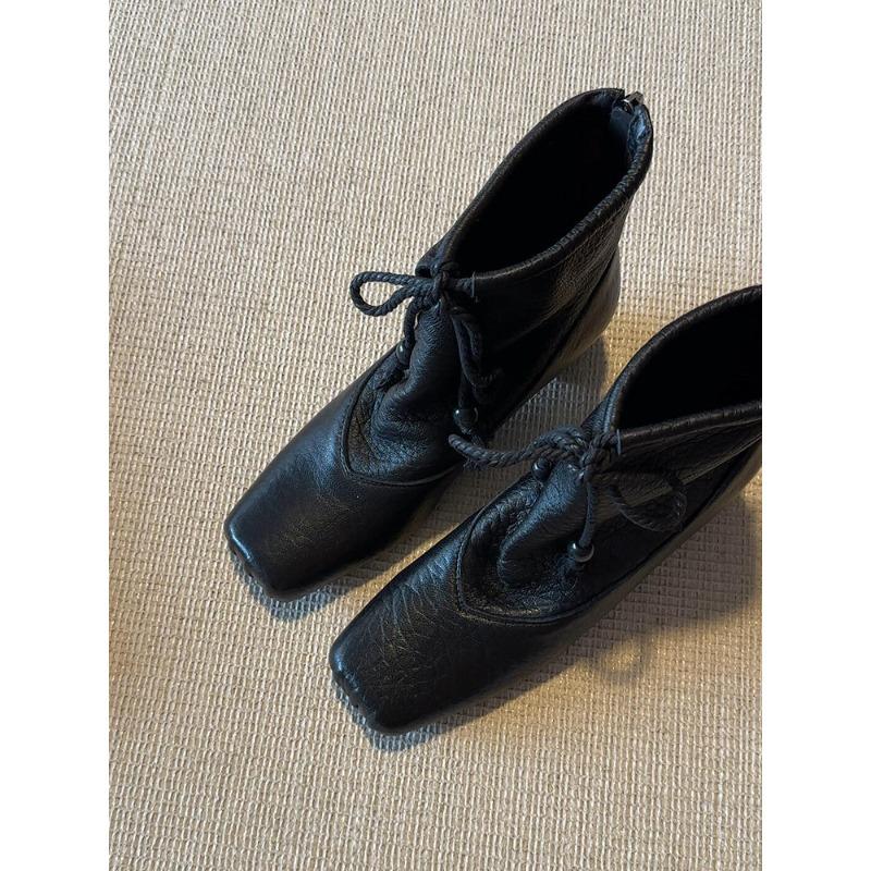 Новинка Короткие ботинки на молнии сзади в нишевом стиле женские увеличивающие рост с квадратным носком 36 чёрный 3900₽