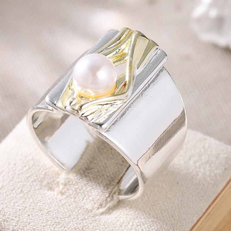 Vintage Inlaid Imitation Pearl Women's Ring Creativity Two Color Hand Carving Daily Wear Party Jewelry Anniversary Gift