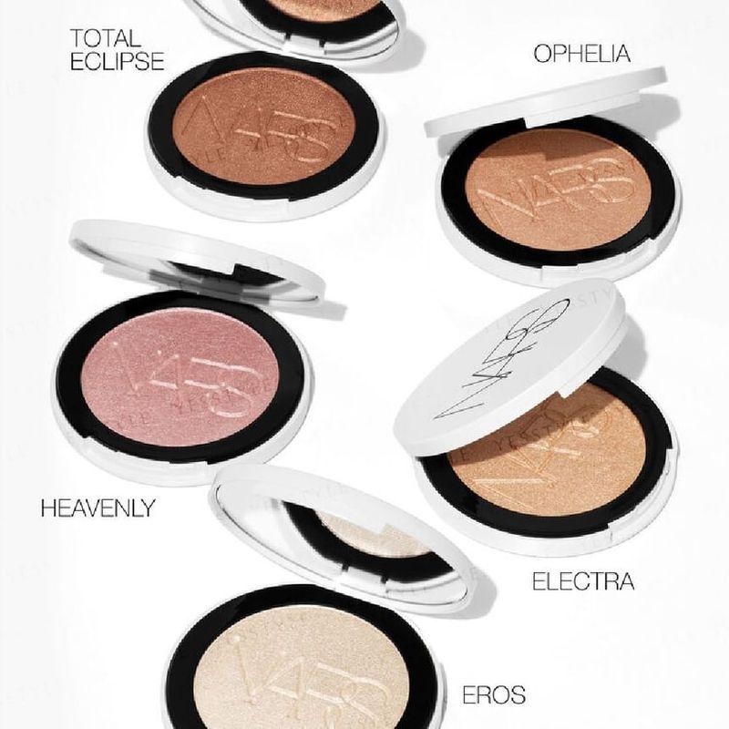 NARS - Rozjasňující pudr Light Reflecting