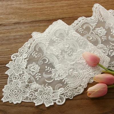 Carnation Lace Runner 20x120