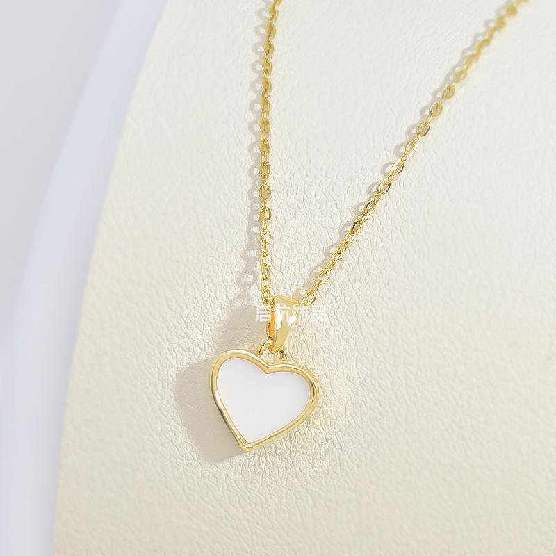 Wind Fritillary Love Necklace Female Fresh Simple Versatile Heart Pendant Clavicle Chain With Accessories