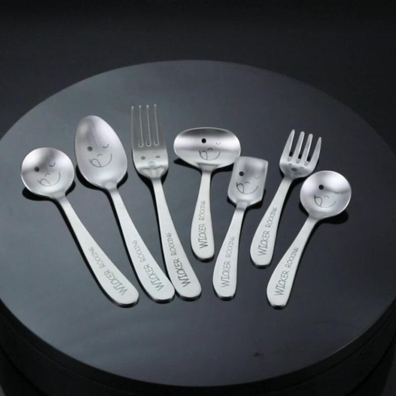 Cute Smiling Face 304 Stainless Steel Angled Spoon