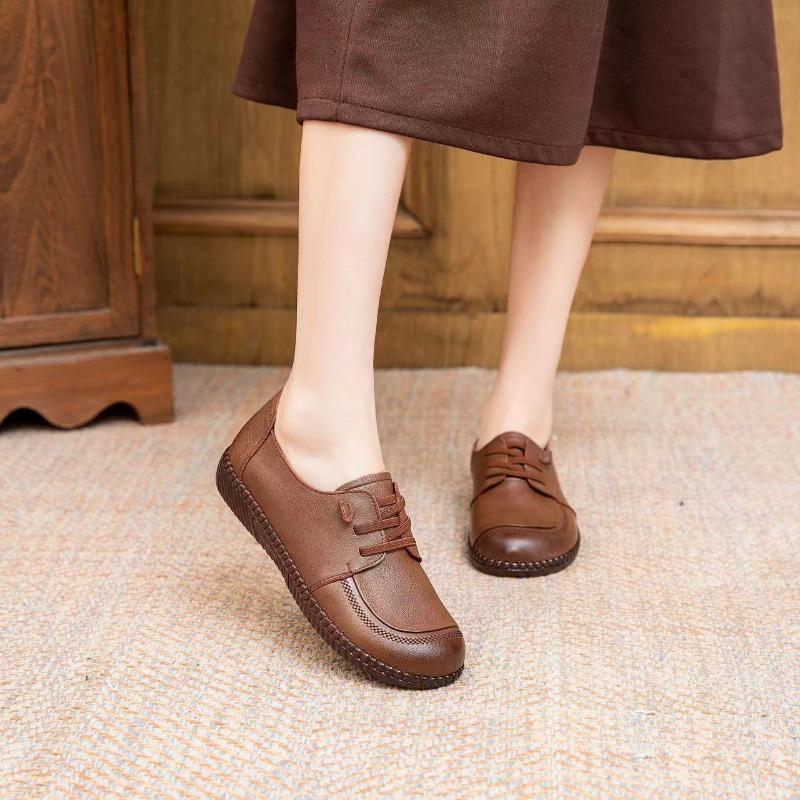 Scarpe da mamma suola tendine di manzo primavera e autunno scarpe da donna retrò uomo di mezza età fondo piatto morbide comode fondo in pelle morbida punta rotonda mamma
