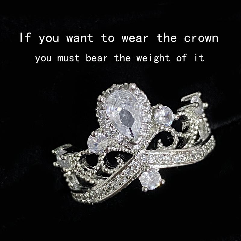 

Женское кольцо с кружевным узором Золотая корона