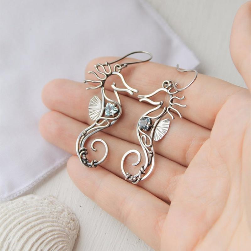 Vintage Silver Diamond Inlaid Seahorse Shaped Earrings Exquisite Alloy Hand Wound Metal Party Shopping Women 'S Earrings Jewelry