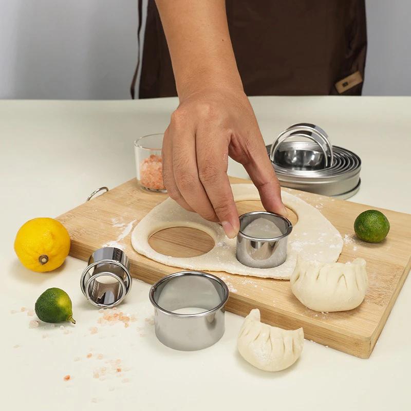 12Pcs Stainless Steel Cake Mold Round Cutter Set Dough Fondant Biscuit Round Mutil-functional Baking Utensils Accessories