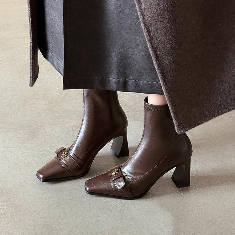 Klopf sanft klopf bequeme Kamelie quadratischer Kopf High Heel kurze Stiefel 2025 Herbst dünner Reißverschluss hinten Mode Stiefel Damen