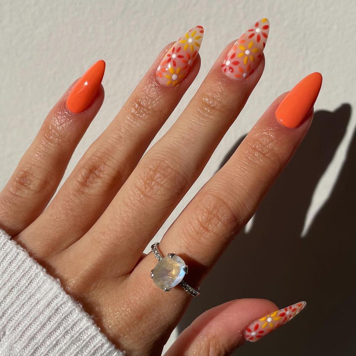 

French Tip Orange-Yellow Flower Press-On Nails - Removable Nail Art Stickers