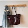 High-End Autumn Leather Tote Bag: Large Capacity, Simple Design Shoulder Bag for Commuting