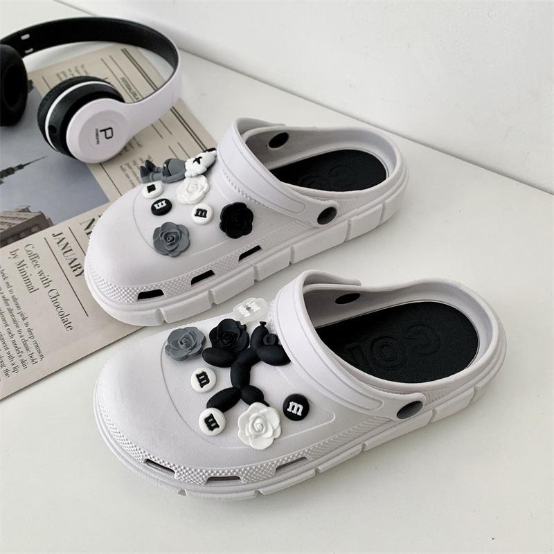 Hole shoes women's 2025 new women's muffin platform beach shoes student bag head wearing sandals